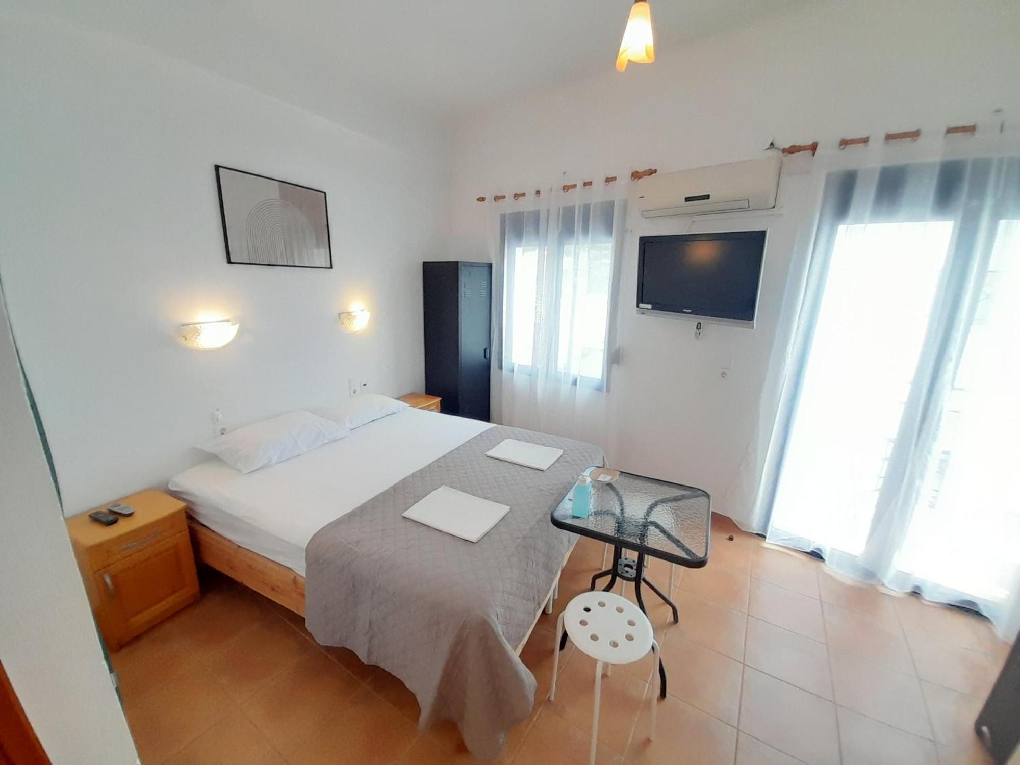 Lydia Mare Aparthotel Ágios Kírykos Cameră foto